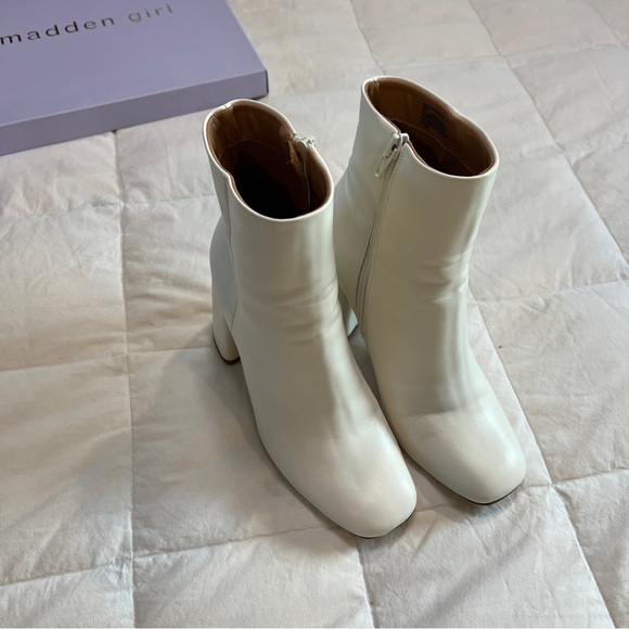 Madden Girl White Ankle Boots - Picture 7 of 10